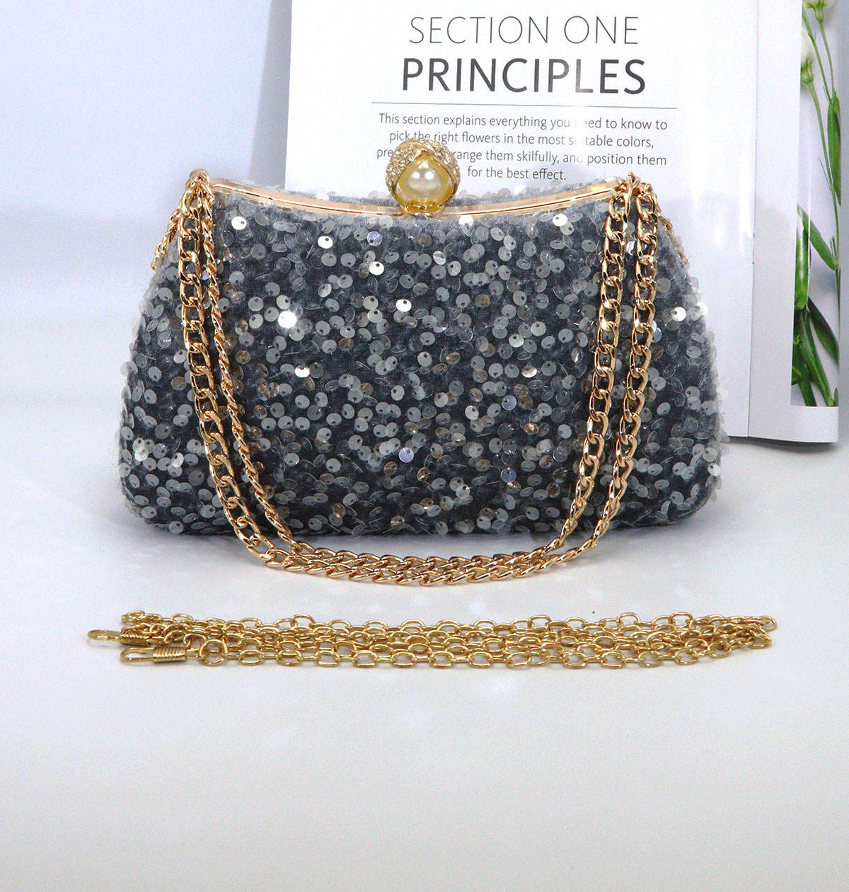 Sequined Dumpling-Shaped Clutch Bag with Pearl Snap & Dual Detachable Gold Chains for Evening Daily Matching
